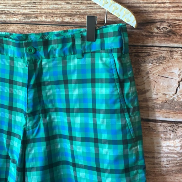 - Nike Golf Plaid Green Shorts - Picture 5 of 8